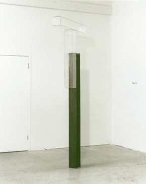 T - 1986 
vidrio, metal 260x103x16 cm
Collezione Kunstmuseum St. Gallen
